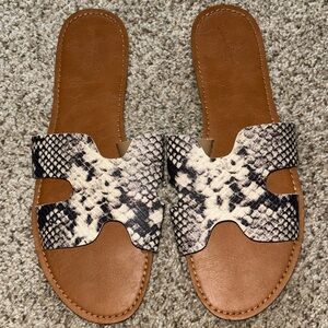 Women’s Universal Thread sandals